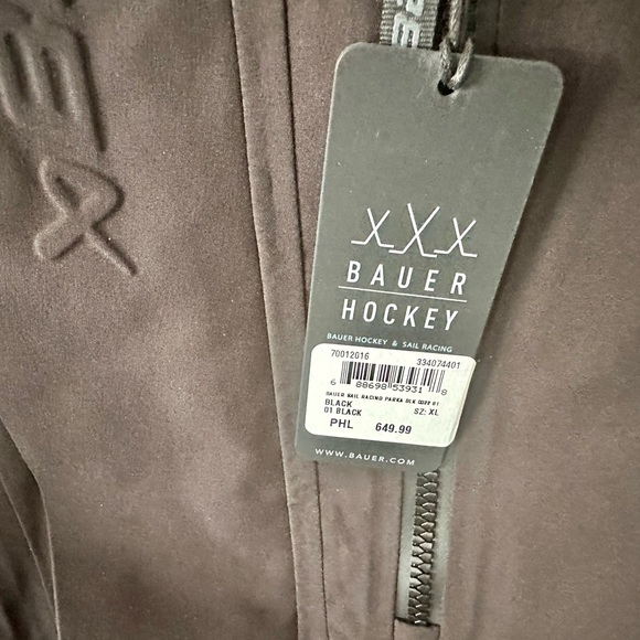 BNWT: Bauer Sail Racing Parka
All Black, Size: XL - Picture 4 of 4